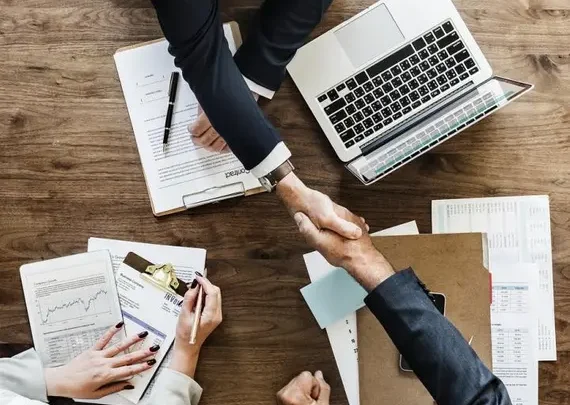 Por que Comprar uma Empresa de Prateleira Pode Ser Sua Melhor Jogada nos Negócios?